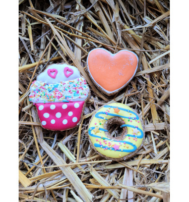 Zestaw babeczka, pączek i serce