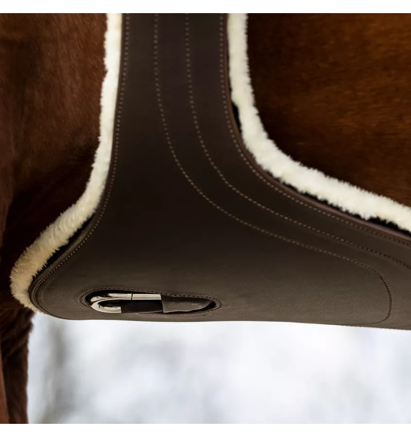 Popręg z fartuchem z odpinanym futrem brąz 105