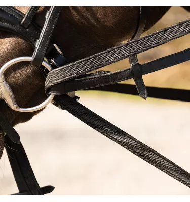 Czarna wodza gumowa czarny full