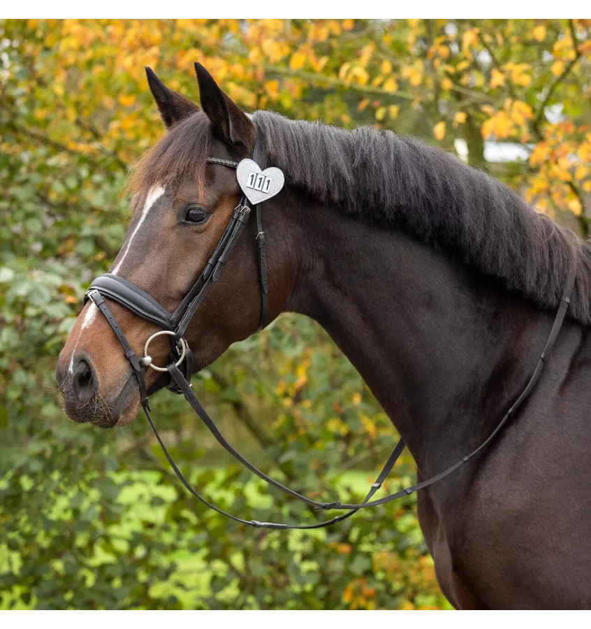 Numerek startowy w kształcie serca róż