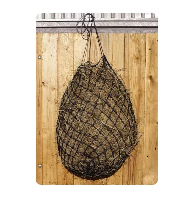 Siatka na siano z małymi oczkami czarna