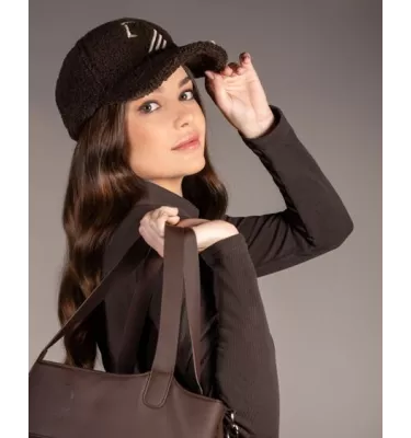 Czapeczka z futerka Arezzo beż