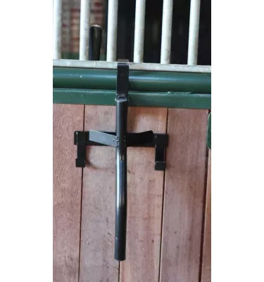 Składany wieszak na siodło z dodatkowymi wieszakami