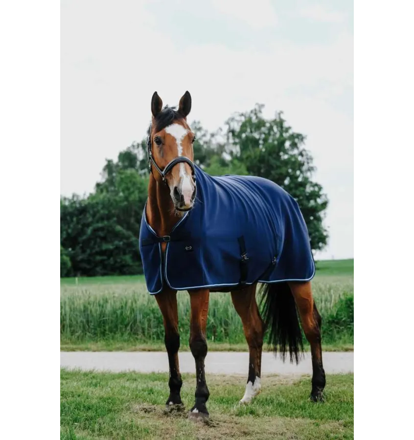 Osuszająca derka polarowa Riding World z pasami 110