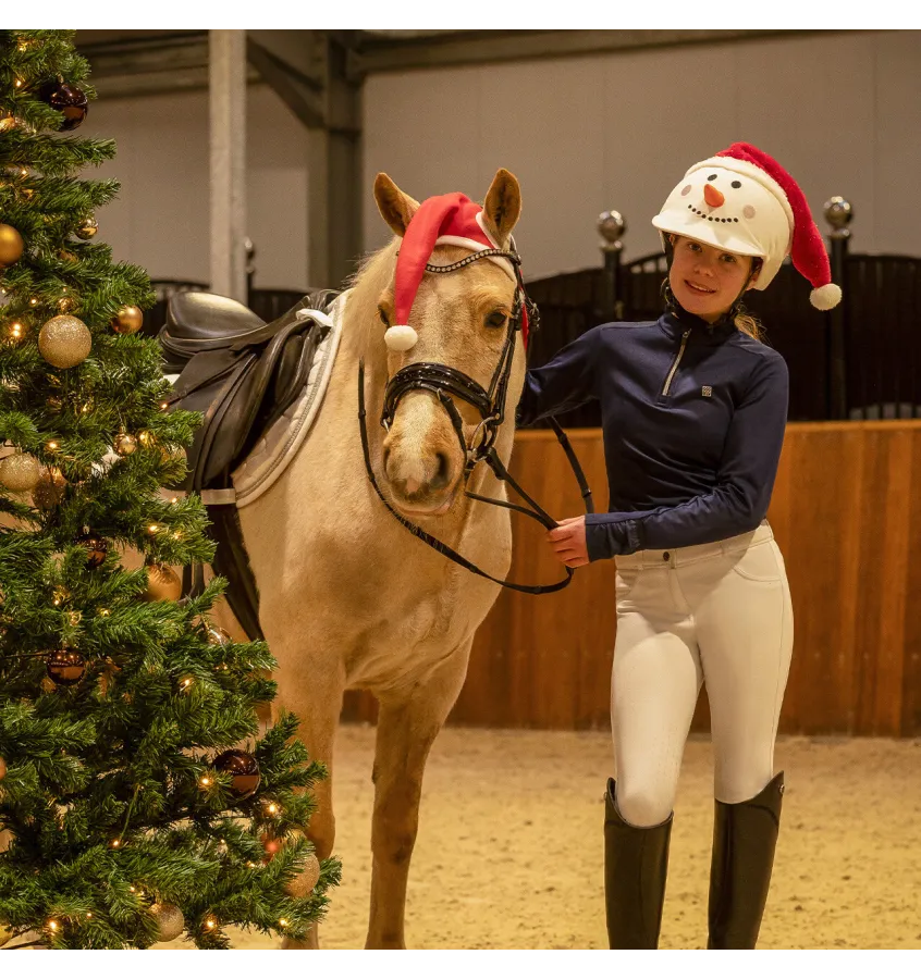Świąteczny pokrowiec na kask jeździecki bałwan