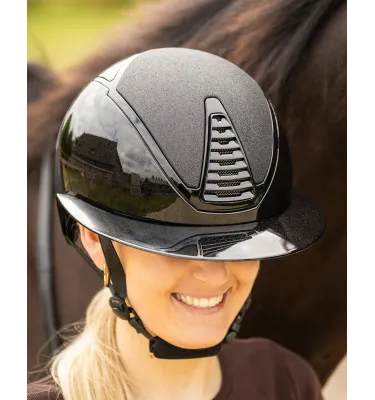 Kask jeździecki QHP Glendale z szerokim daszkiem czarny 51-55