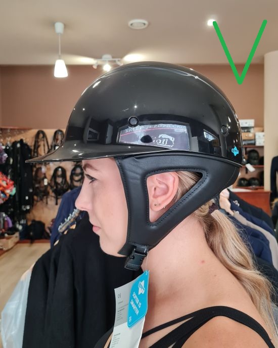 kask poprawnie ułożony